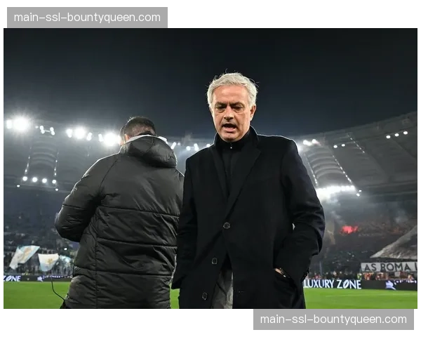 联盟就一起关于防守球员“侵犯圆柱体”的争议判罚进行审查与说明