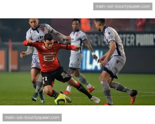 马赛对阵雷恩，赛前新闻发布会首次采用同声传译服务全球记者